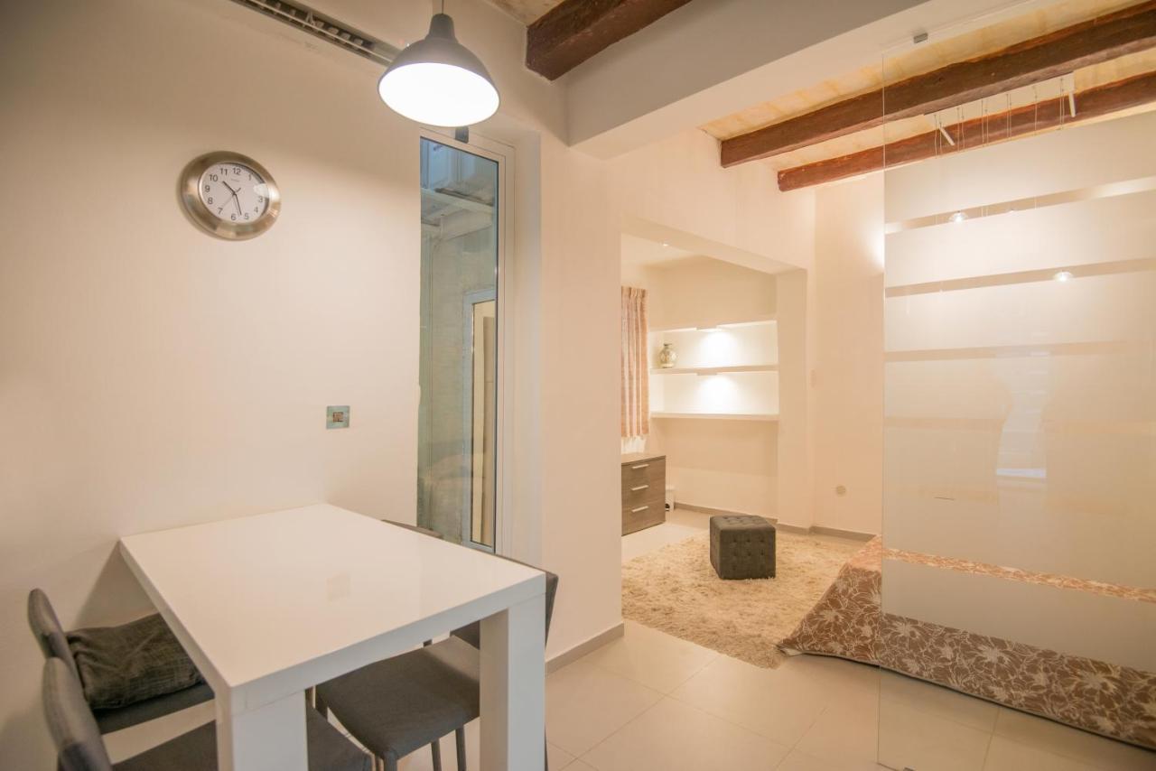 Valletta Most Central Studio Apartment 16Th-Century Building Bagian luar foto