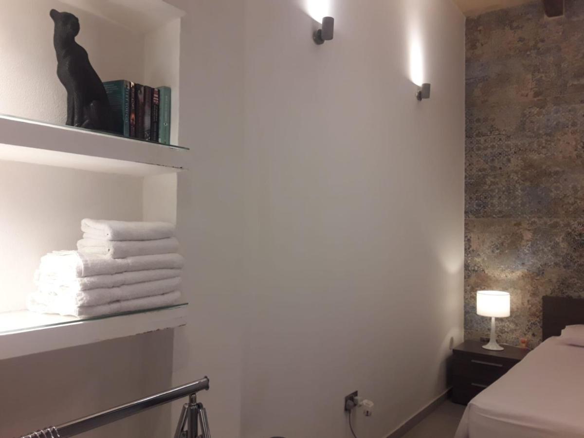 Valletta Most Central Studio Apartment 16Th-Century Building Bagian luar foto